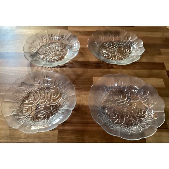 Set 4 Livia by Pasari Crystal Salad Plates Embossed Scalloped Frosted Clear 9” - Picture 5 of 8